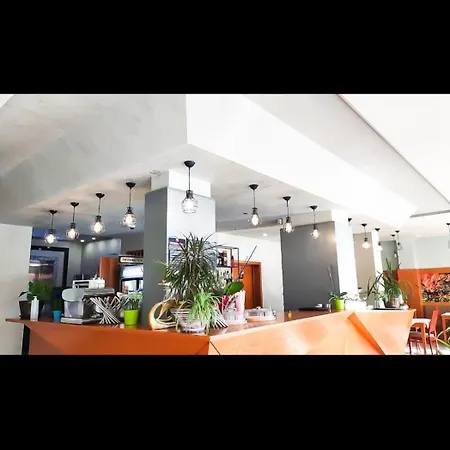 Hotel Aulona 3*